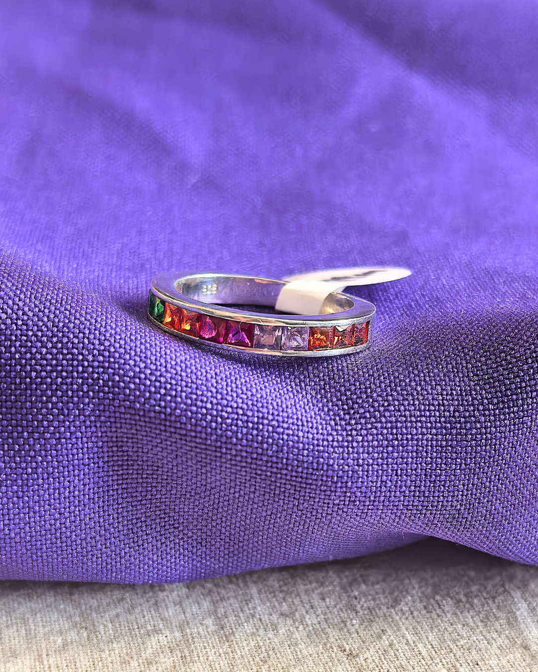 Anillo medio cintillo multicolor