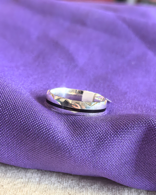 Anillo con esmaltado