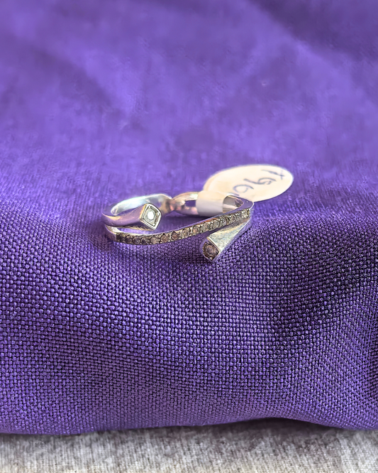 Anillo entrelazado