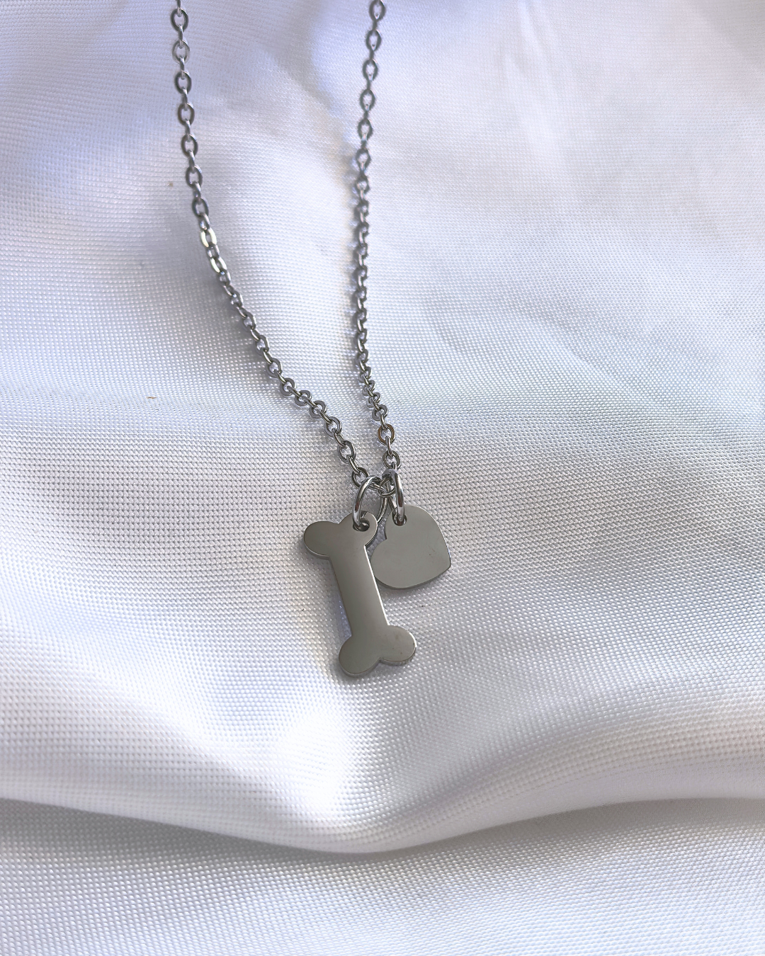 Collar huesito + corazón