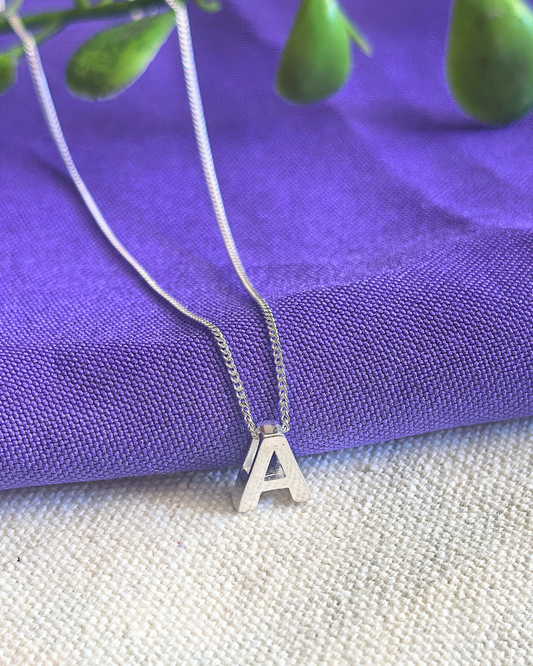 Collar letra